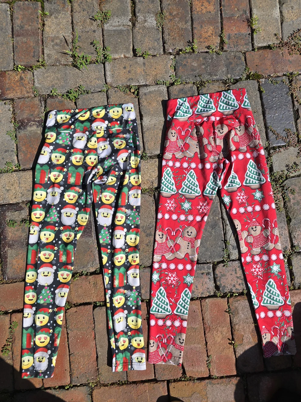 Justice Girls Holiday Emoji & Gingerbread Leggings - Black & Red